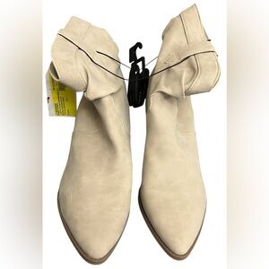 NWT Women's Ankle Boots